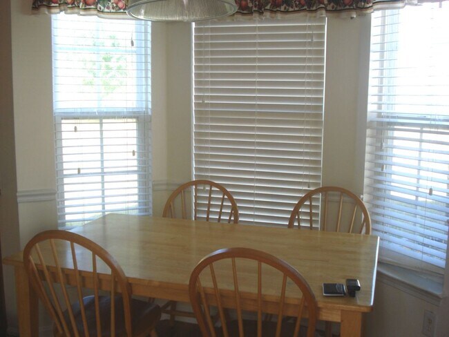 Foto del edificio - 14523 John Beck Dr