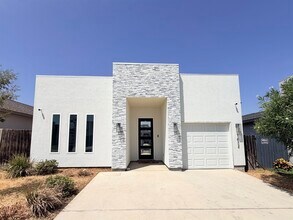 Building Photo - 1432 Los Estribos Dr