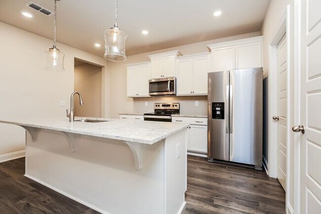 Foto del edificio - 2436 Elmcroft Ave