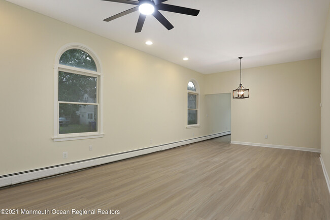 Foto del edificio - 845 Sterling Ave