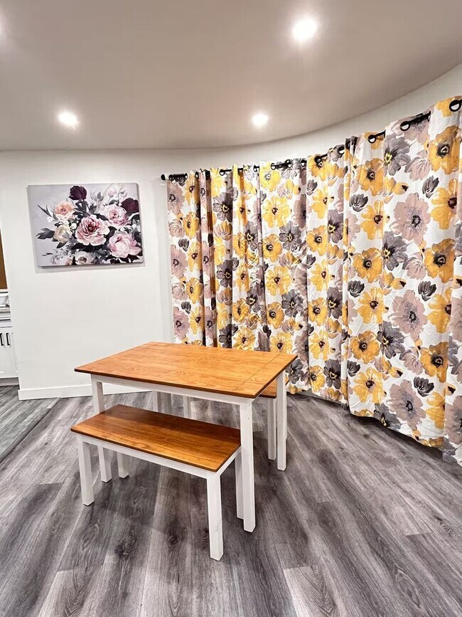 Foto del edificio - Charming 2-Bedroom Home in Los Angeles