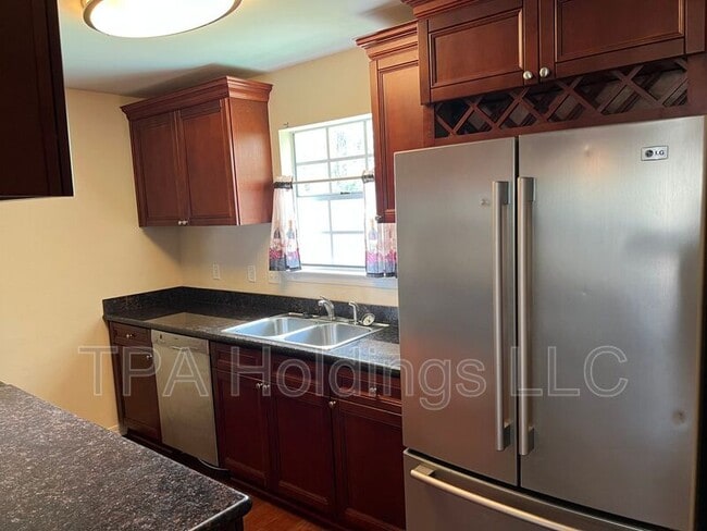 Building Photo - 102 Trace Loop