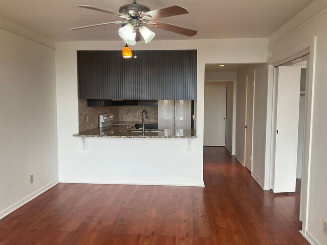 Foto del edificio - 7701 Wurzbach Rd