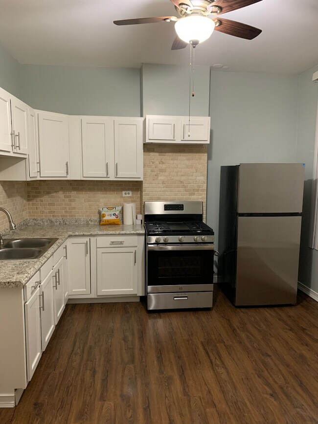 Kitchen - 1023 S Oakley Blvd