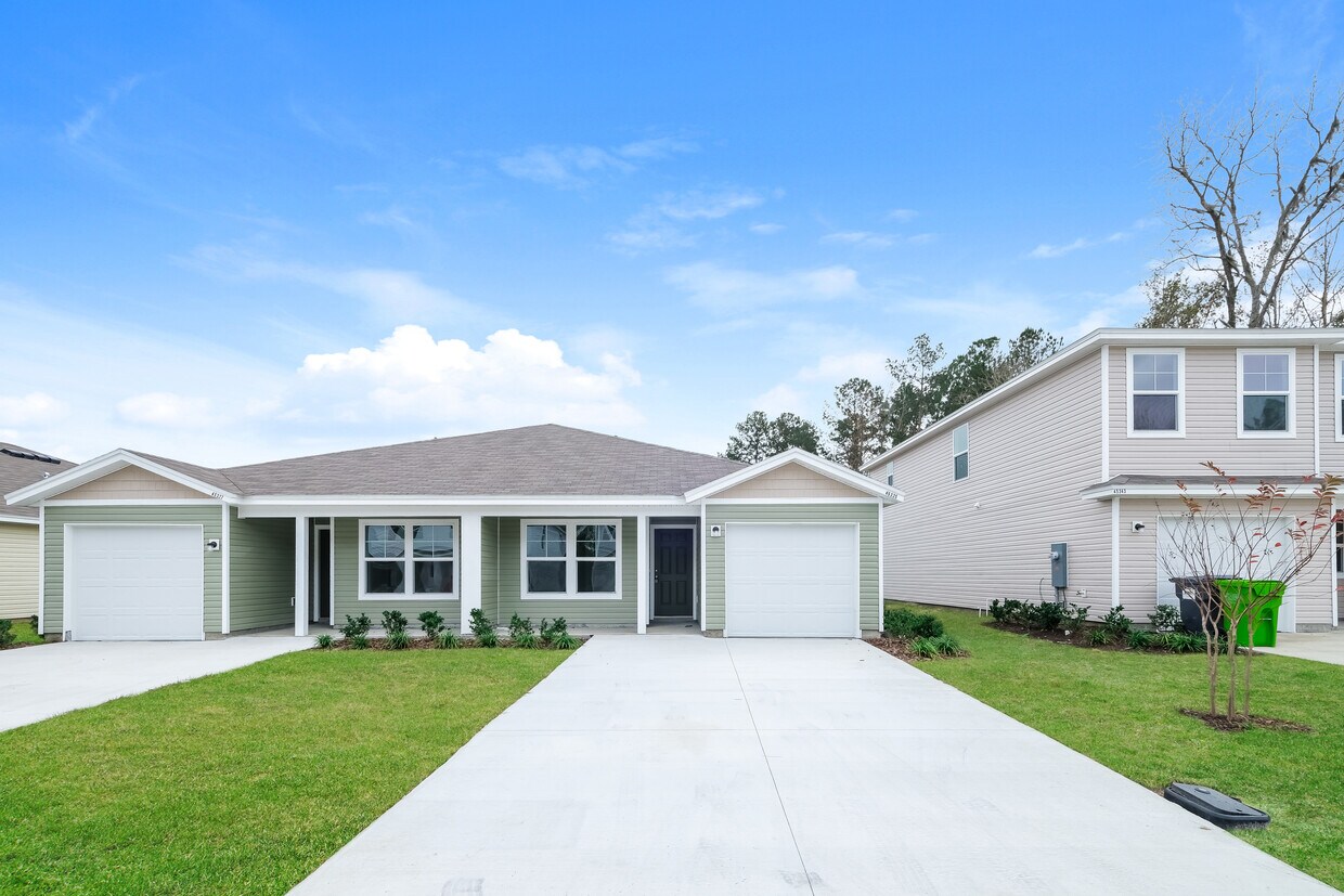 Building Photo - 45335 Red Brick Dr, Callahan, FL