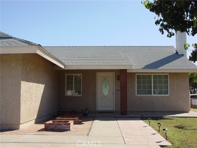 Building Photo - 7425 Oleander Ave