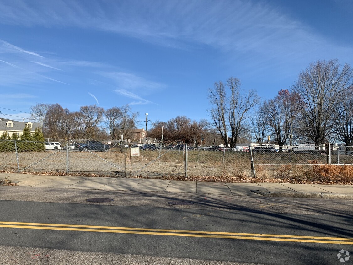 30NOV2021 - 400 Belgrade Ave