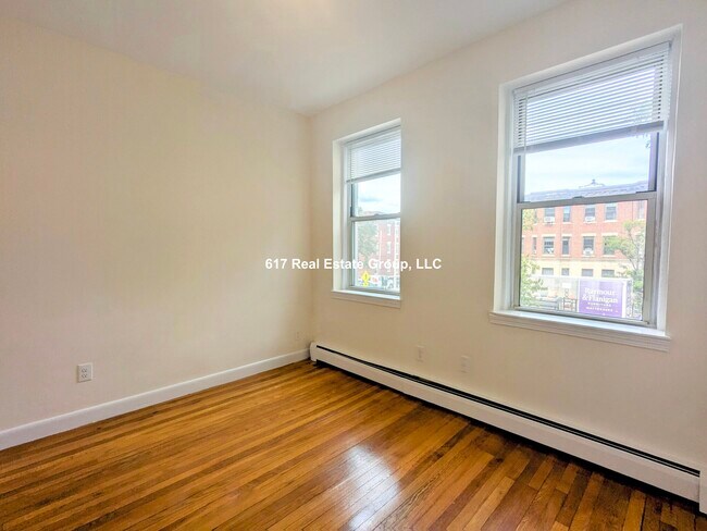 Foto del edificio - 64 Brighton Ave