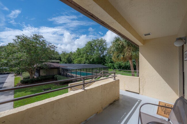 Building Photo - 13608 S Village Dr