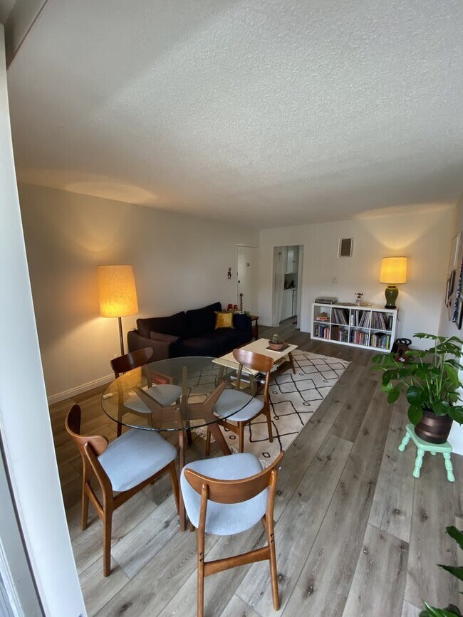 Foto del edificio - 1426 Princeton St