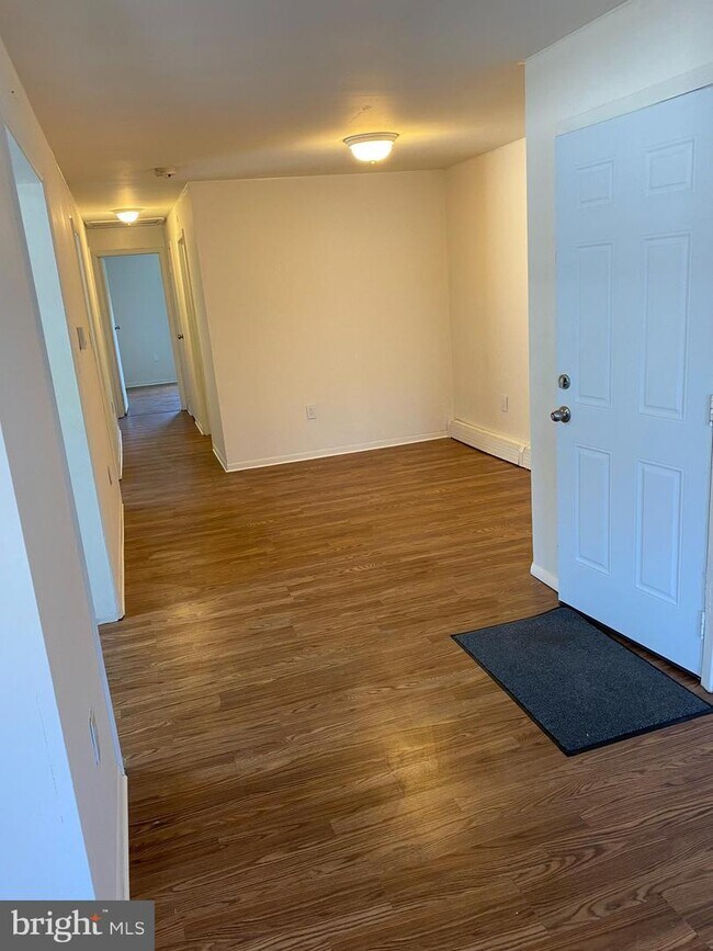 Foto del edificio - 648 N Willow St