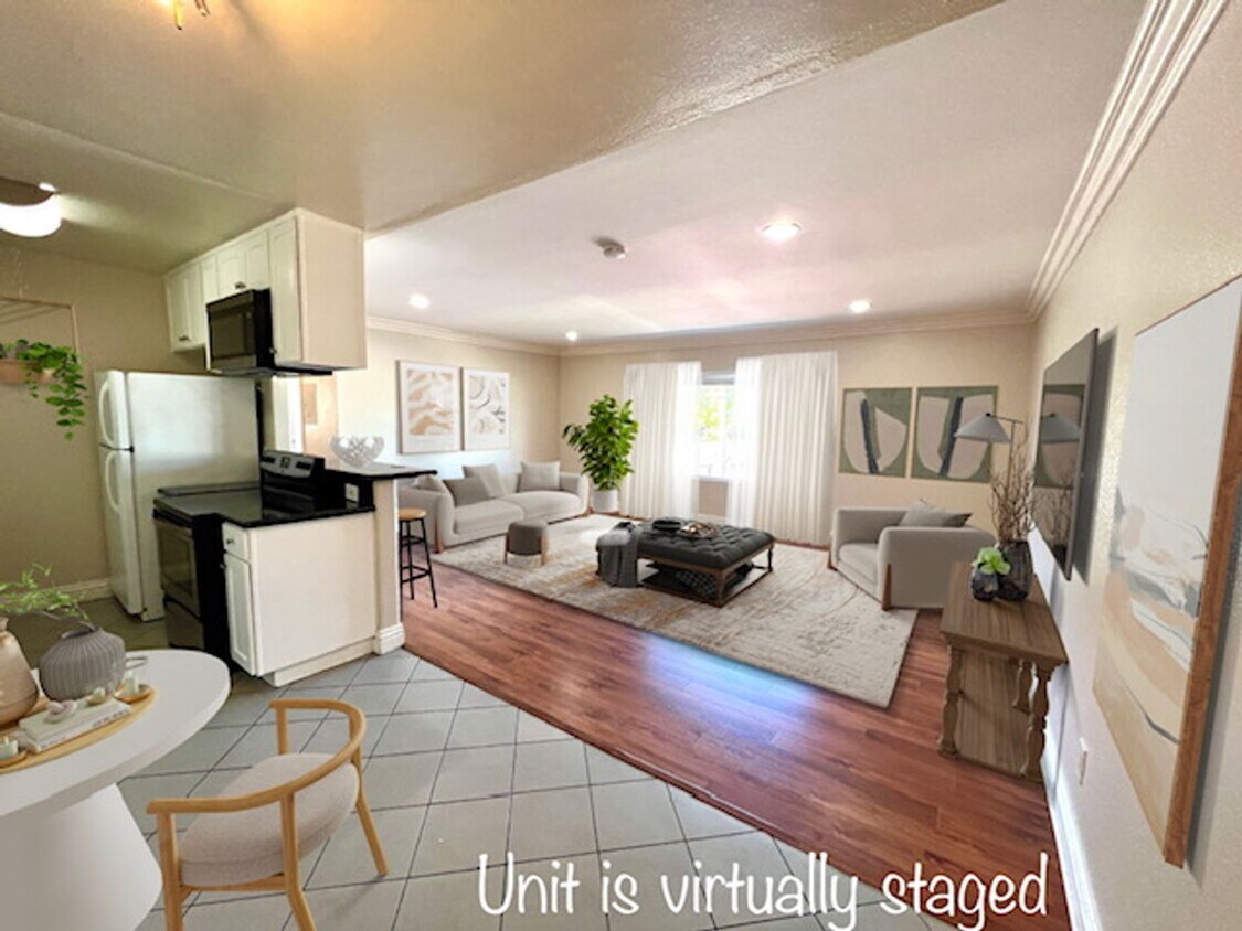 Foto principal - Bright Upstairs 2BR/1.5BA with Parking & G...