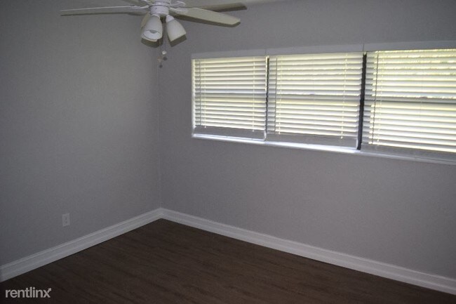 Building Photo - 2 br, 1 bath Apartment - 3116 S Kanner Hwy