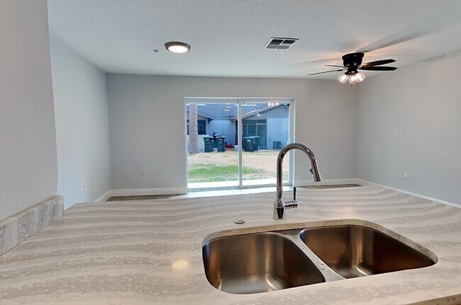 Building Photo - 12235 Fox Hound Ln