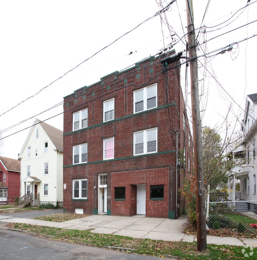 Building Photo - 40 Dewey St