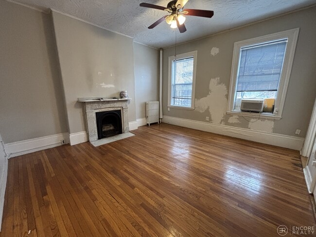 Building Photo - 120 Charles St