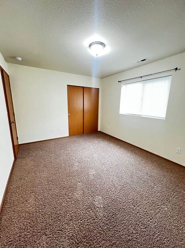 Foto del edificio - 1205 W Franklin St