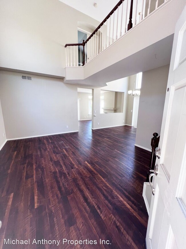 Building Photo - 4 br, 3 bath House - 5359 Camino Playa Malaga