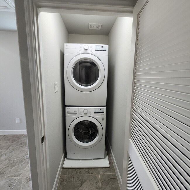 Foto del edificio - 617 E 39th St