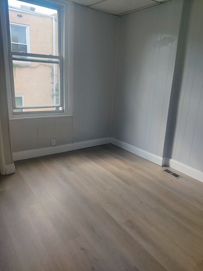 Foto del edificio - 846 S Alden St