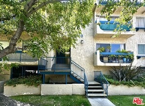 Building Photo - 14560 Clark St