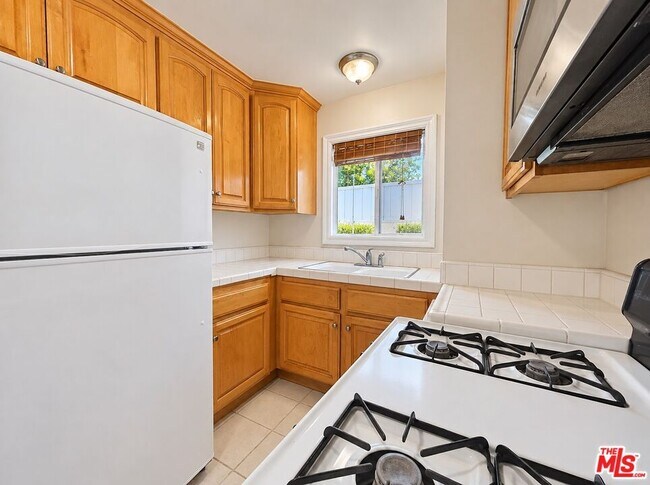 Foto del edificio - 11735 Valley View Ave