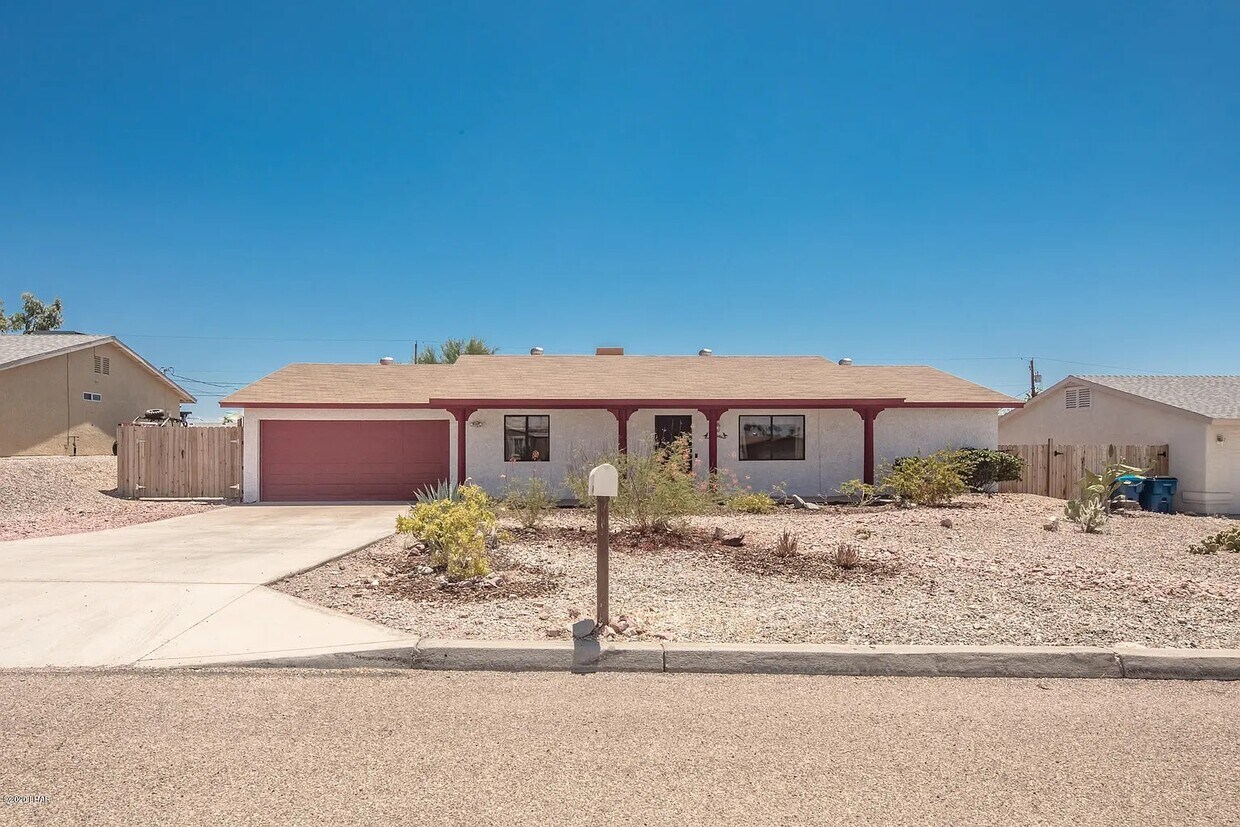 Primary Photo - 2720 Cisco Dr N