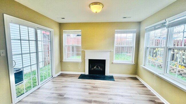 Foto del edificio - FREDERICKSBURG - SALEM FIELDS - SPACIOUS F...