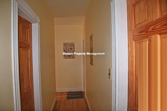 Building Photo - 74 Hano St