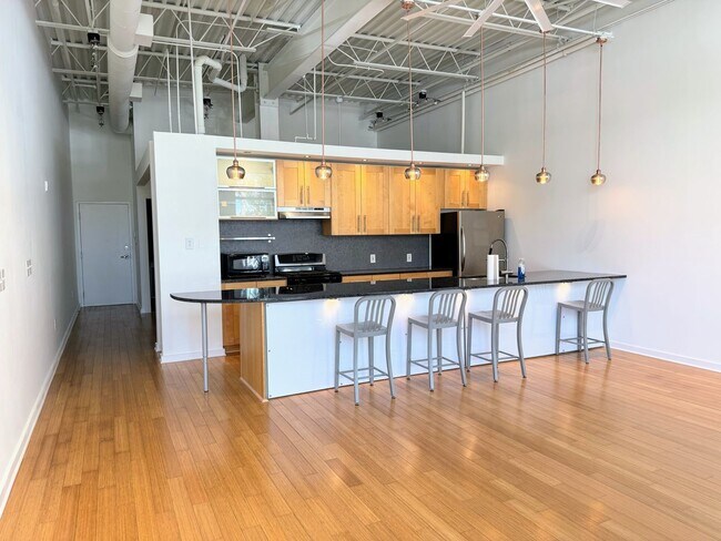Building Photo - 1 BED | 1 BATH | MODERN CONDO with PARKING SPACE | MIDTOWN