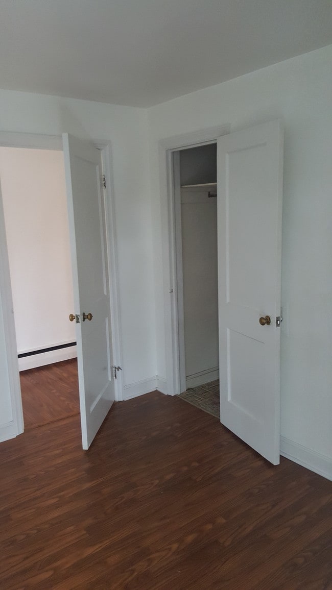 Additional Room #2 closet and entrance view - 618 Biggs Ave