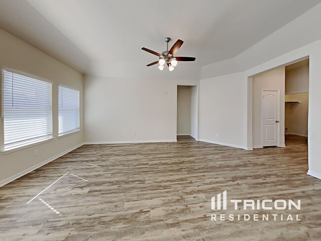 Building Photo - 14090 Waukegan Way S