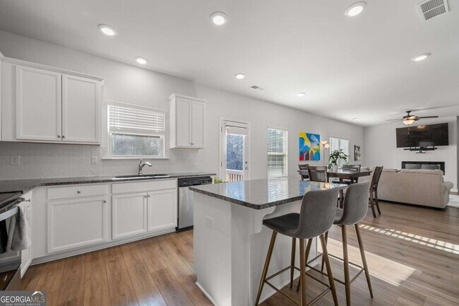 Foto del edificio - 925 Lakehaven Ln