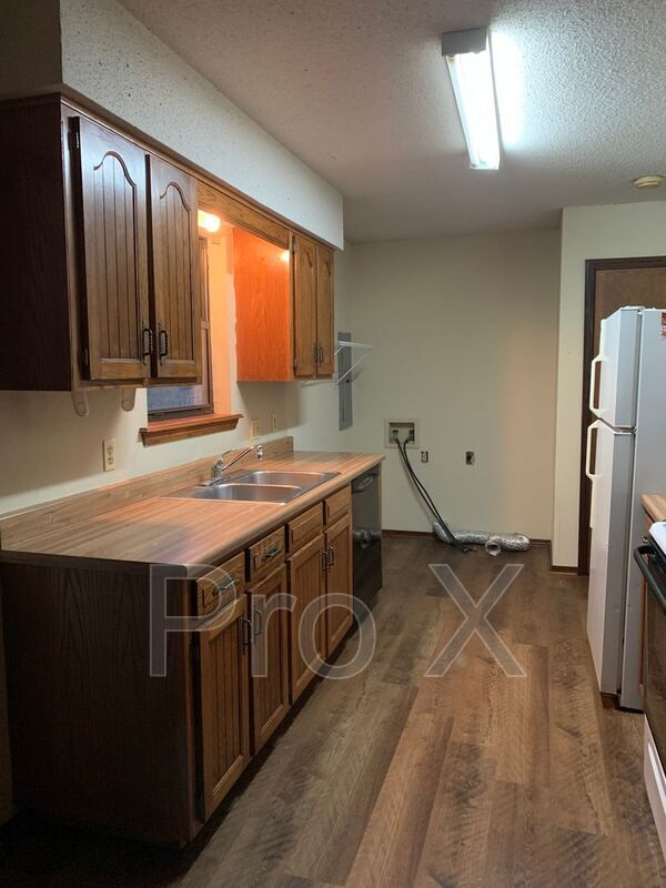 Building Photo - 8452 S Shadow Ln