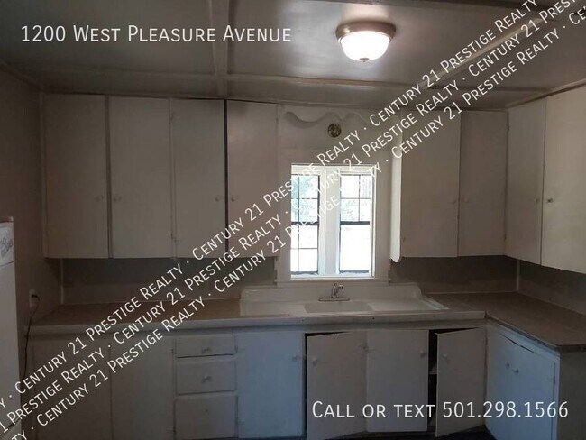 Building Photo - 1200 West Pleasure Avenue