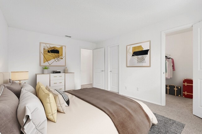 Building Photo - Southpark Commons Apartment Homes