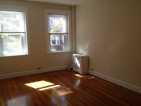 Foto del edificio - 205 Winthrop Rd