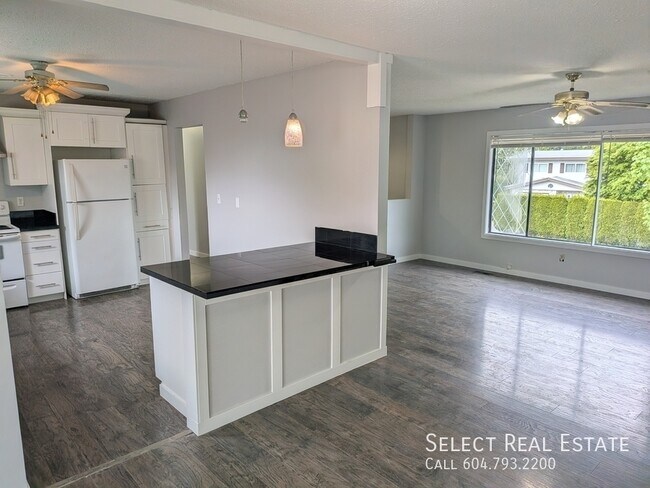 Building Photo - 45468 Spartan Crescent