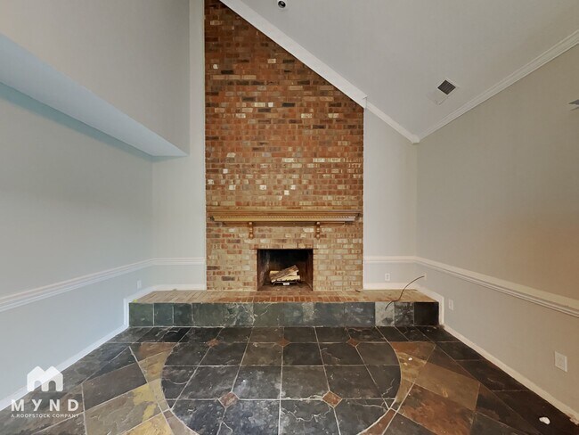 Foto del edificio - 8233 Trinity Rd