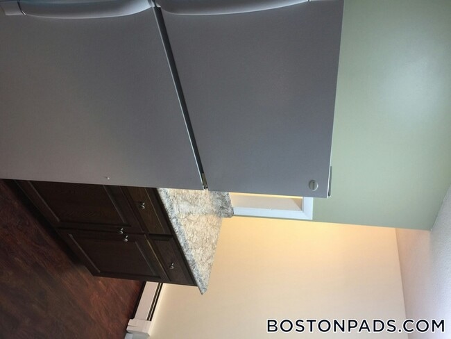 Building Photo - 7 Gorham Ave