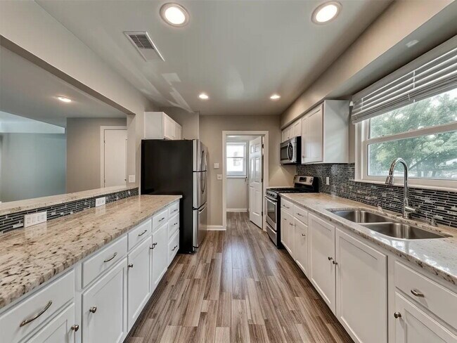 Foto del edificio - 14036 Stardust Ln