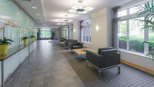 Building Photo - 20 Watertown St