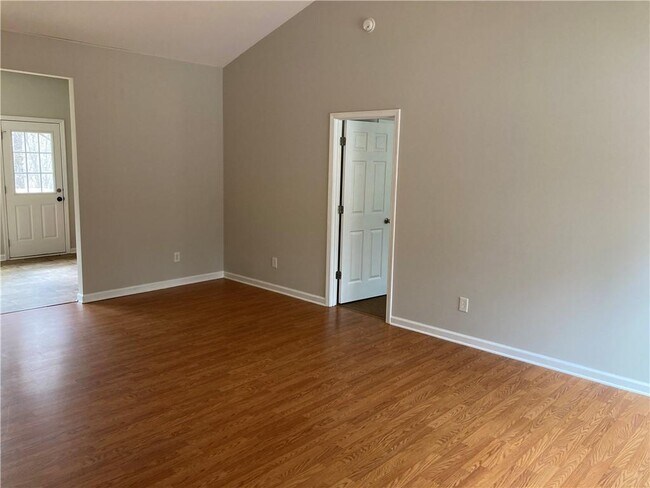 Foto del edificio - 273 Housley Dr