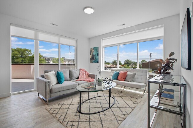 Foto del edificio - 546 Green Bay Rd