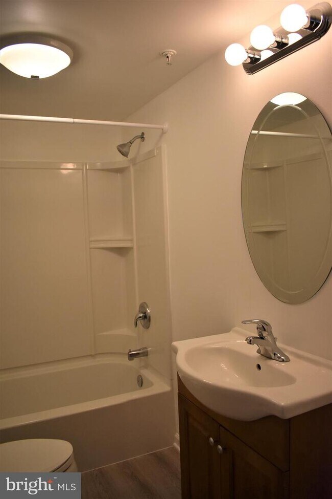 Foto del edificio - 550 Kirkcaldy Way