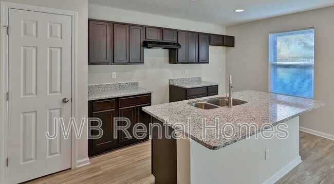 Foto del edificio - 8536 Maple St