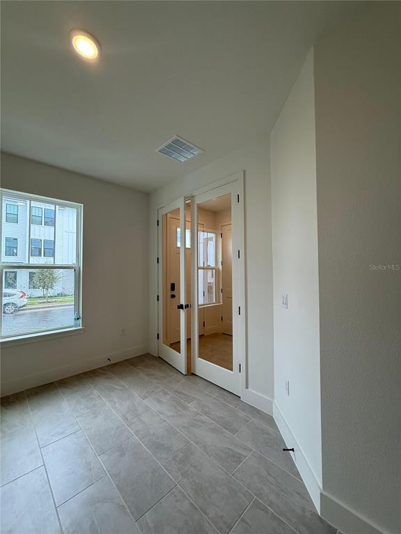 Foto del edificio - 15051 Groveside Rd