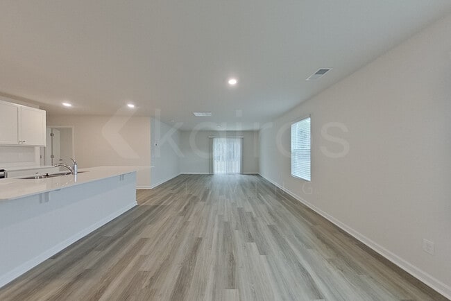 Building Photo - 115 Inez Ave