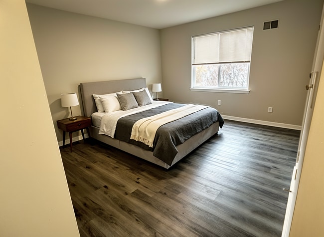 Bedroom - 156 Roseland Ave