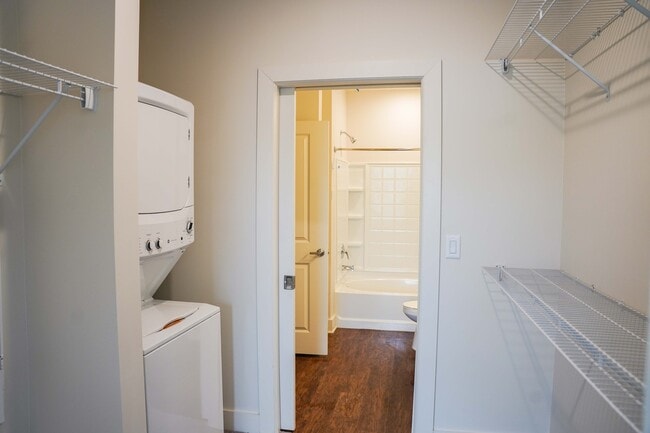 1BR - Large - Orleans Station